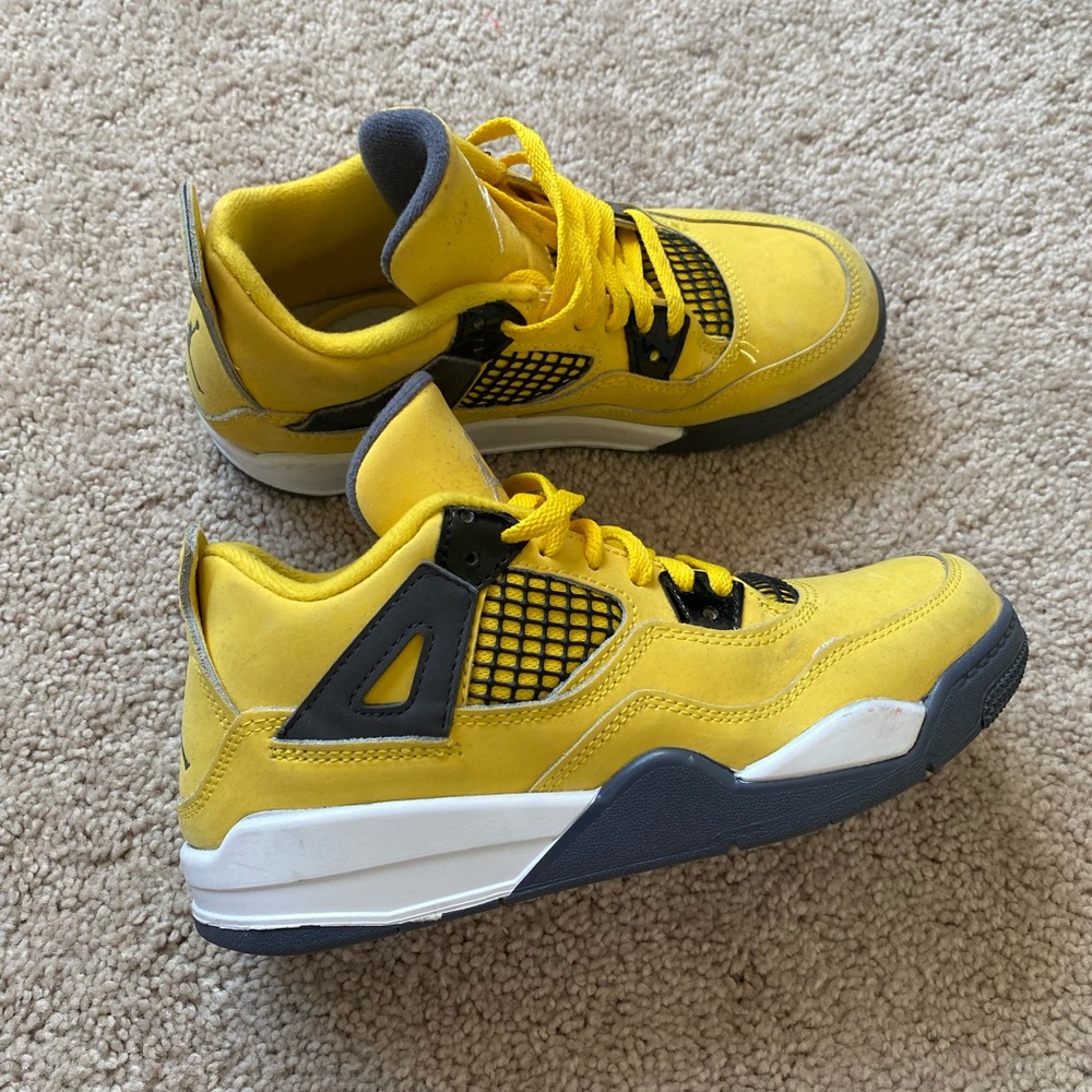 Jordan Retro Kids Size 2Y - Picture 10 of 11